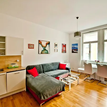 Center Of - Comfortable Home-like Apartment